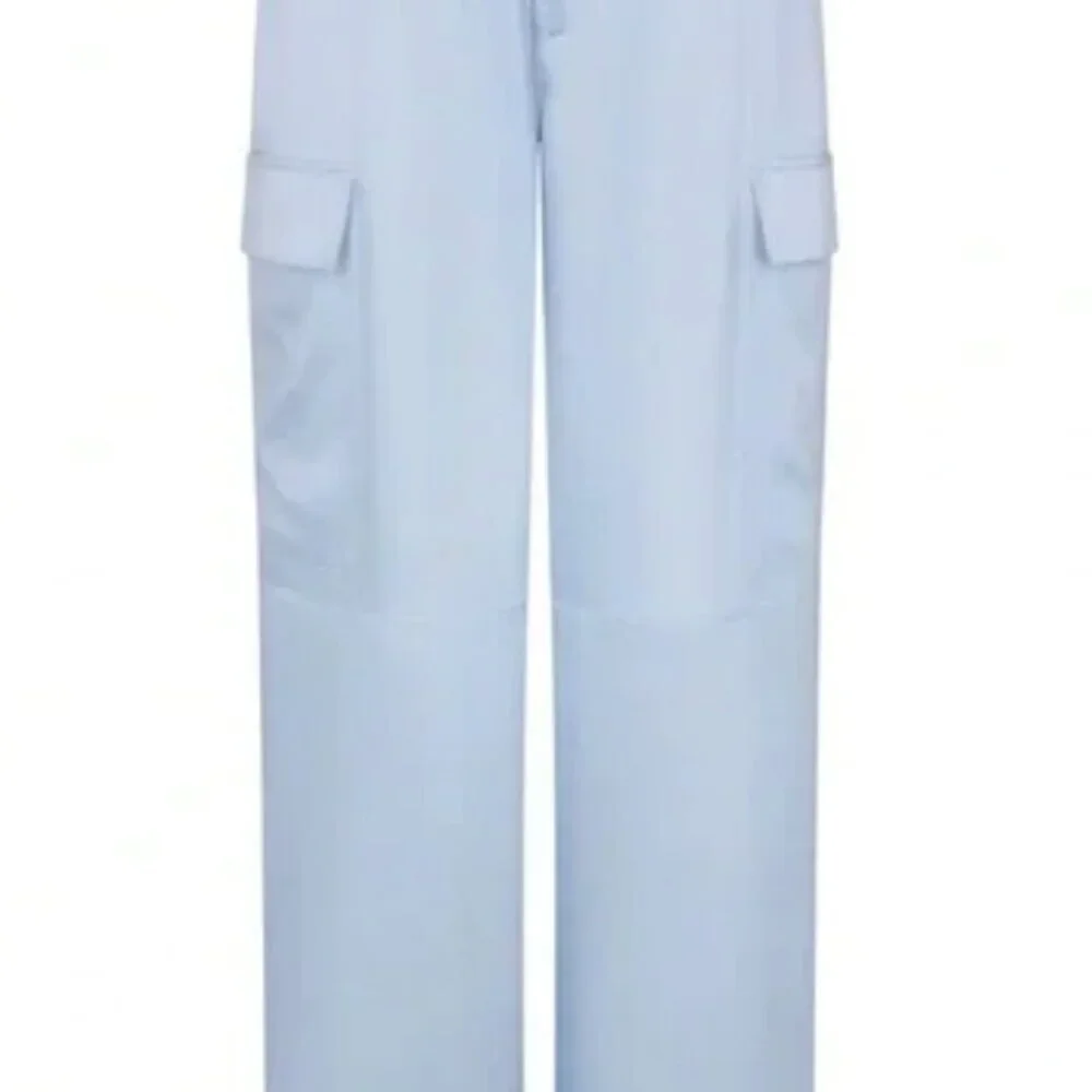 Skims Silk Cargo Pant Glacier - Picture 4 of 5